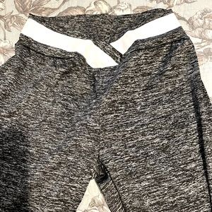 SHEIN ladies large leggings black and white